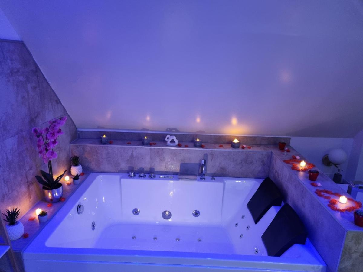 Studio Jacuzzi Au Centre 콜마 외부 사진