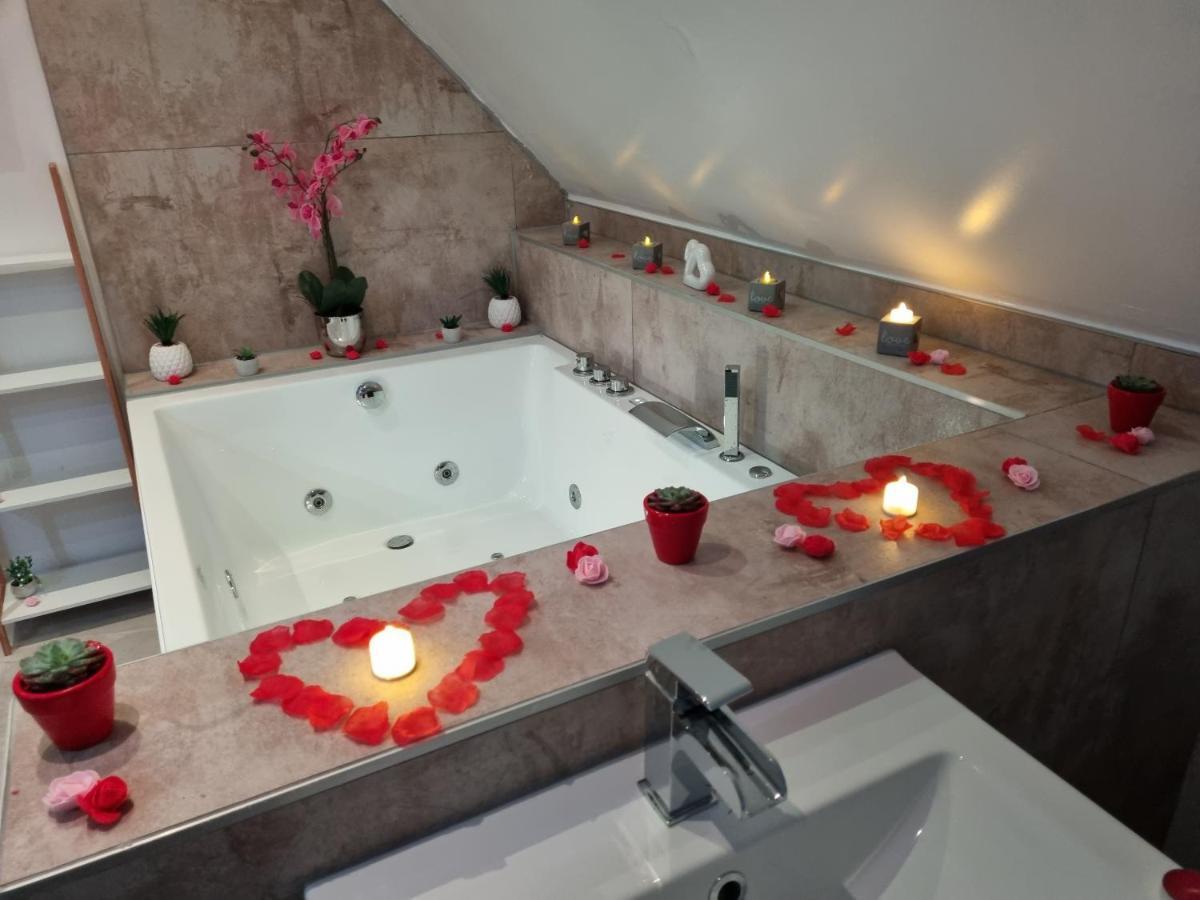 Studio Jacuzzi Au Centre 콜마 외부 사진