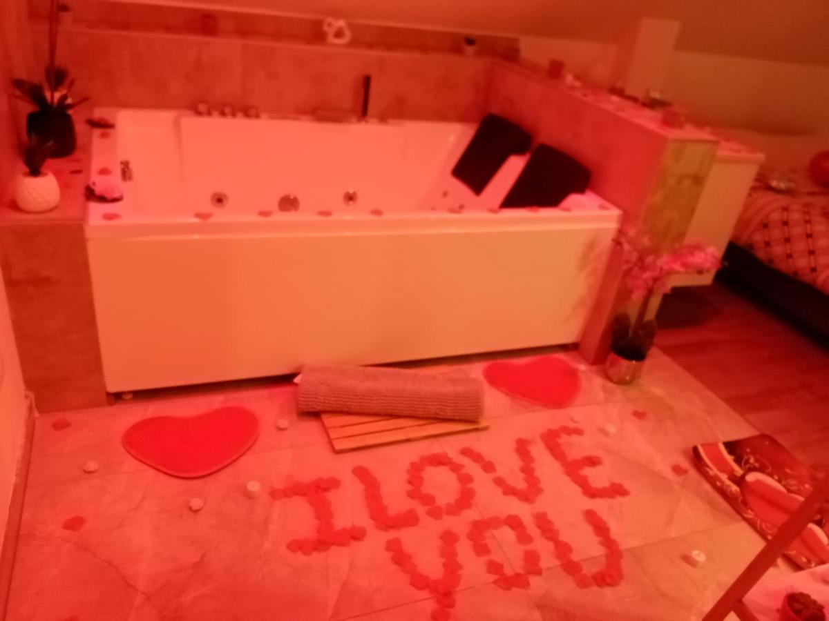 Studio Jacuzzi Au Centre 콜마 외부 사진