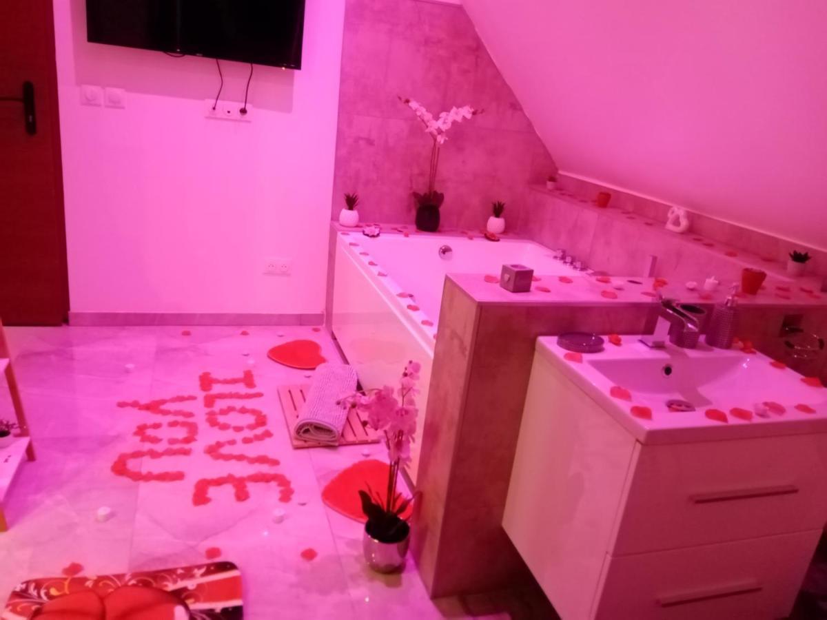 Studio Jacuzzi Au Centre 콜마 외부 사진