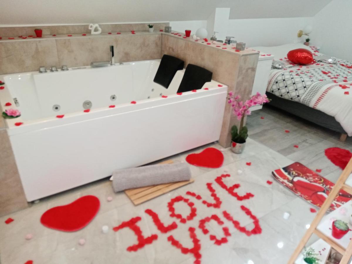 Studio Jacuzzi Au Centre 콜마 외부 사진