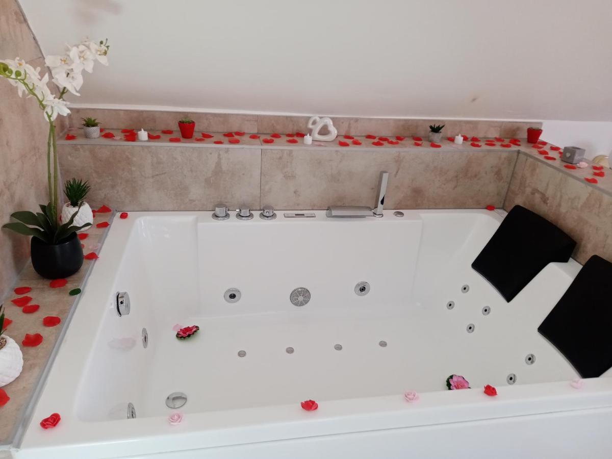 Studio Jacuzzi Au Centre 콜마 외부 사진