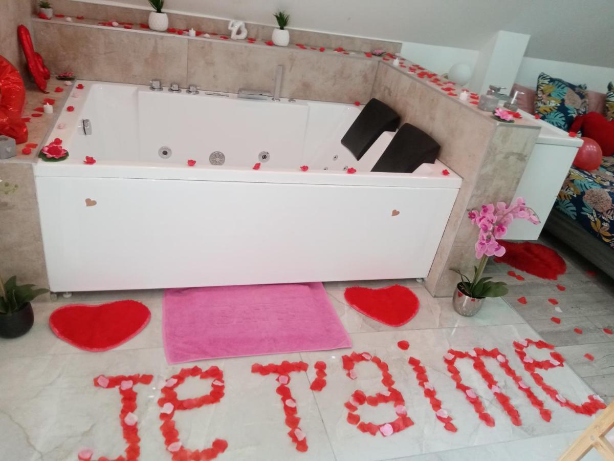 Studio Jacuzzi Au Centre 콜마 외부 사진